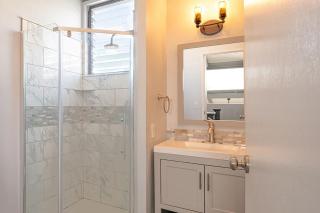 New! Kailua Bay Resort 2-306 - Beautifully renovated two-story condo with Primary Suite in Loft - Kailua-Kona - 9