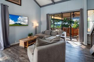New! Kailua Bay Resort 2-306 - Beautifully renovated two-story condo with Primary Suite in Loft - Kailua-Kona - 8