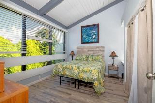 New! Kailua Bay Resort 2-306 - Beautifully renovated two-story condo with Primary Suite in Loft - Kailua-Kona - 3