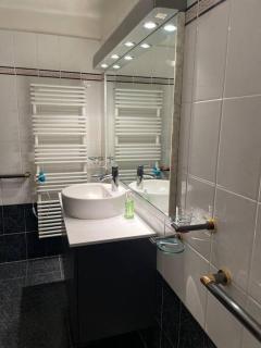 Superbe logement familiale, 4 chambres et 4 Sdb - Bastelicaccia - 8