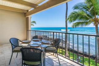 New Top Hawaii Oceanfront 2BR/2BR with White Sand Beach-Kona Bali Kai 206 - Kailua-Kona - 1