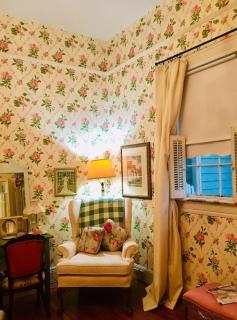 DOLLHOUSE, HUGE 6 BR, French Quarter, STREETCAR sleeps 14! - 4