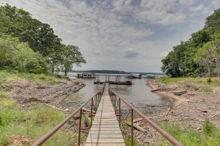 Shared Dock Access Lakefront Grove Home - 8