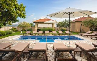 Nice Home In Sestanovac With Kitchen - Šestanovac - 1