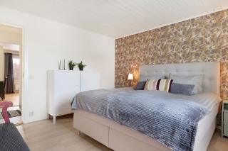 Guestly Homes - 3BR Riverside House - 7