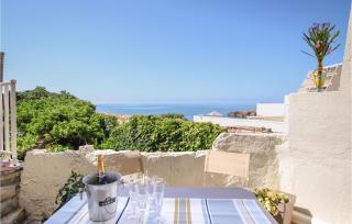 Awesome Apartment In Sete With Wifi - 9