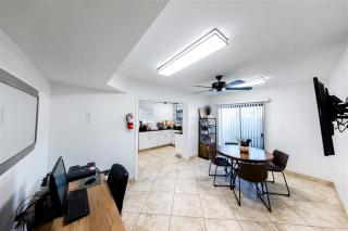 142 Fully Furnished 1BR Suite-Pet Friendly - Scottsdale - 2