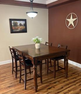 The Den - Family friendly, Close to Fiesta Texas, SeaWorld, Riverwalk and more - Dominion - 3