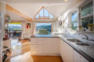 Harbour Views - Akaroa Holiday Home - Akaroa - 6