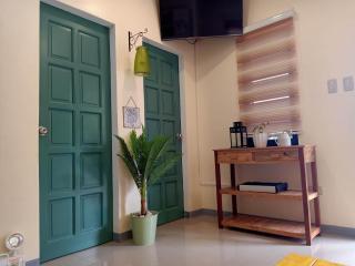 Beachfront Mansion and Seascape Villas Calatagan with Outdoor Pool - Calatagan - 4