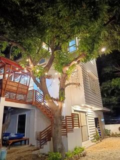 Beachfront Mansion and Seascape Villas Calatagan with Outdoor Pool - Calatagan - 7