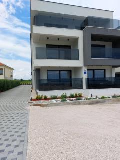 Luxury beachfront Villa Crystal Aenona - by TA Leut Agency - Nin - 9