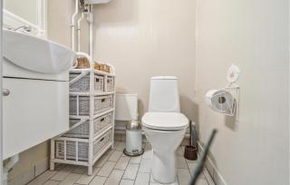 2 Bedroom Lovely Apartment In Nexø - Neksø - 8