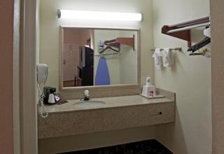 Americas Best Value Inn Byhalia - Byhalia - 1