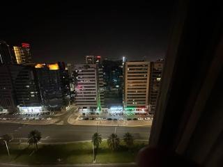 Private Big Hall Room Apart 1301 - Abu Dhabi - 1