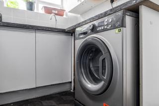 Astonishing Two Bedroom Apartment in Nelson - 4