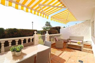 Modern apartment with pool on the beachfront in Marbella by SharingCo - 7