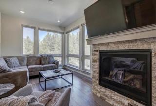 Clearwater Lofts - 3 Bedroom Luxury Condo Near Lakeside Village - 8