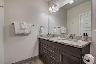 Clearwater Lofts Luxury 1 Bed Condo Near Lakeside Village - 3