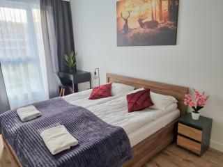 Apartment with 2 Bedrooms & Parking Wrocław by Noclegi Renters - Breslávia - 7