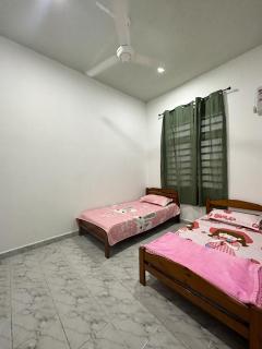 Sara Homestay 1 & Sara Homestay 2 - Marang - 6