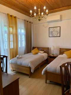 Hotel Gjirokastra - Gjirokastër - 9