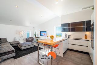 #041 Future House by Home Holidays - 7