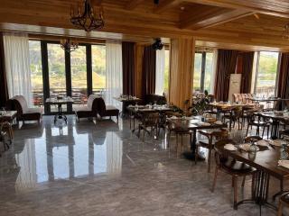 LE CHALET MONT And RESTAURANT - Chorwoq - 8