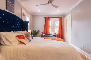 Jana House Getaway /Hot tub/Game Room/King Bed - 3