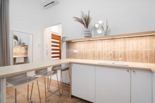 K10 - Kazinczy Street Heritage Suite - Best Location by BQA - Budapest - 7