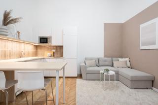 K10 - Kazinczy Street Heritage Suite - Best Location by BQA - Budapest - 0