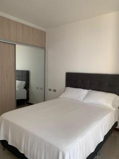 Moderno y Cómodo Departamento en zona estratégica - 4