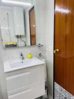 Cozy 2-Bedroom Serviced Apartment with Netflix - Puerto de Sagunto - 5