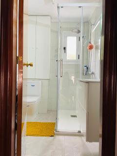 Cozy 2-Bedroom Serviced Apartment with Netflix - Puerto de Sagunto - 4