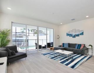 Modern Townhouse near Disney with Heated Pool - Orlando - 2