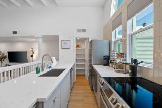 Chic Uptown Phoenix Home - Pool Table & Perfect Location - Phoenix - 5