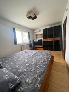 Sunny two room apartment, Baneasa, Petrom City, Free wi-fi and underground parking - Bucarest - 1