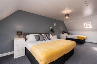 Hills Close - 7