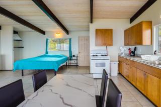 Captain Cook Bungalow with Panoramic Ocean Views! - Papa Bay Estates - 8