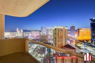 MGM Signature-28-705 F1 Track & Strip View Balcony - Las Vegas - 7