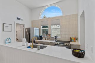 Stylish Phoenix Townhome - Foosball Table, Laundry, Parking! - 4