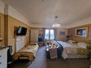 Hay Farm House - Ford - 3