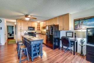 Molokai Island Retreat with Ocean View and Pool! - Kaunakakai - 4