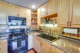 Molokai Island Retreat with Ocean View and Pool! - Kaunakakai - 1