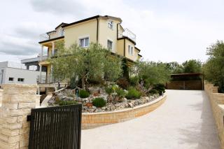 Apartments house Tomic for max 22 persons Maj Poreč - Poreč (Parenzo) - 0