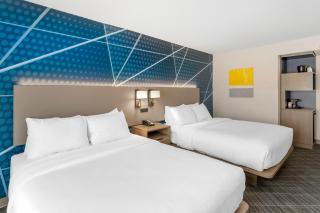 Comfort Inn & Suites Hampton near Coliseum - Hampton - 4