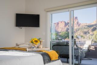 So Zion Painted Desert-4Bed, 3Bath, Hot Tub, Deck - Hildale - 0