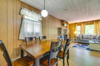 Pet-Friendly Pocono Lake Cabin with Community Pool! - 4