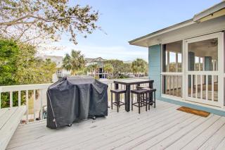 Palm Boulevard 2403 - 8
