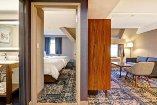 Four Points by Sheraton St. Catharines Niagara Suites - 3